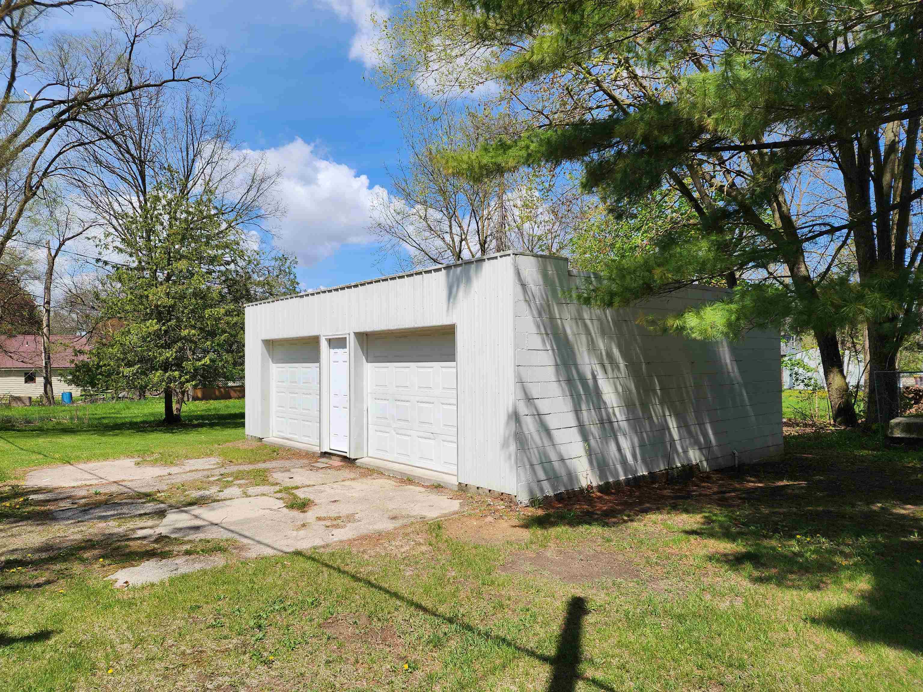 128 Rockingham Avenue Alma, MI 48801 - Photo 2 of 36 1933389-7f72f67e-339e-48c5-9f0e-5de589acb3ab.JPG