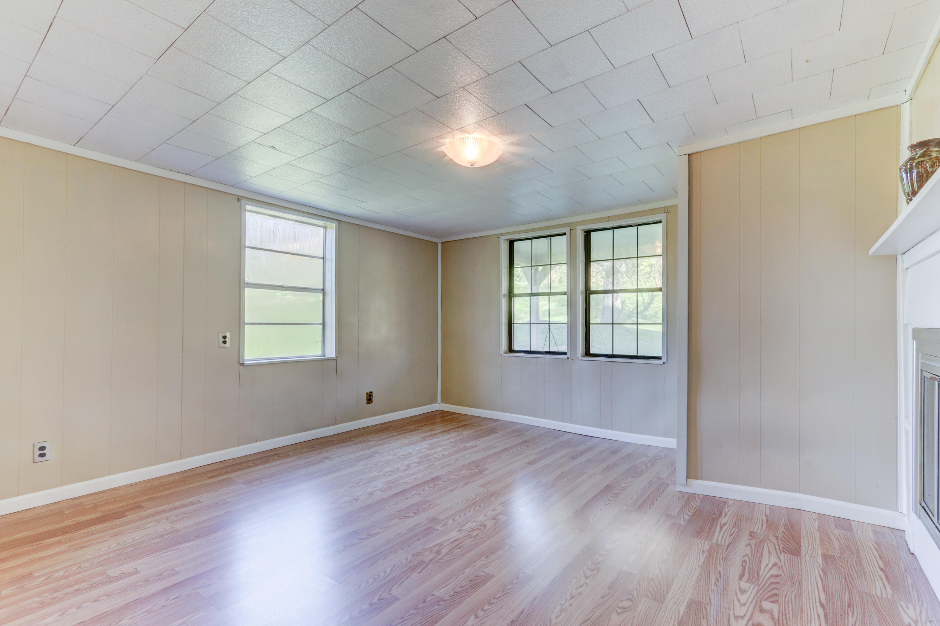 640 Hogskin Road Washburn, TN 37888 - Photo 5 of 22 Master on main