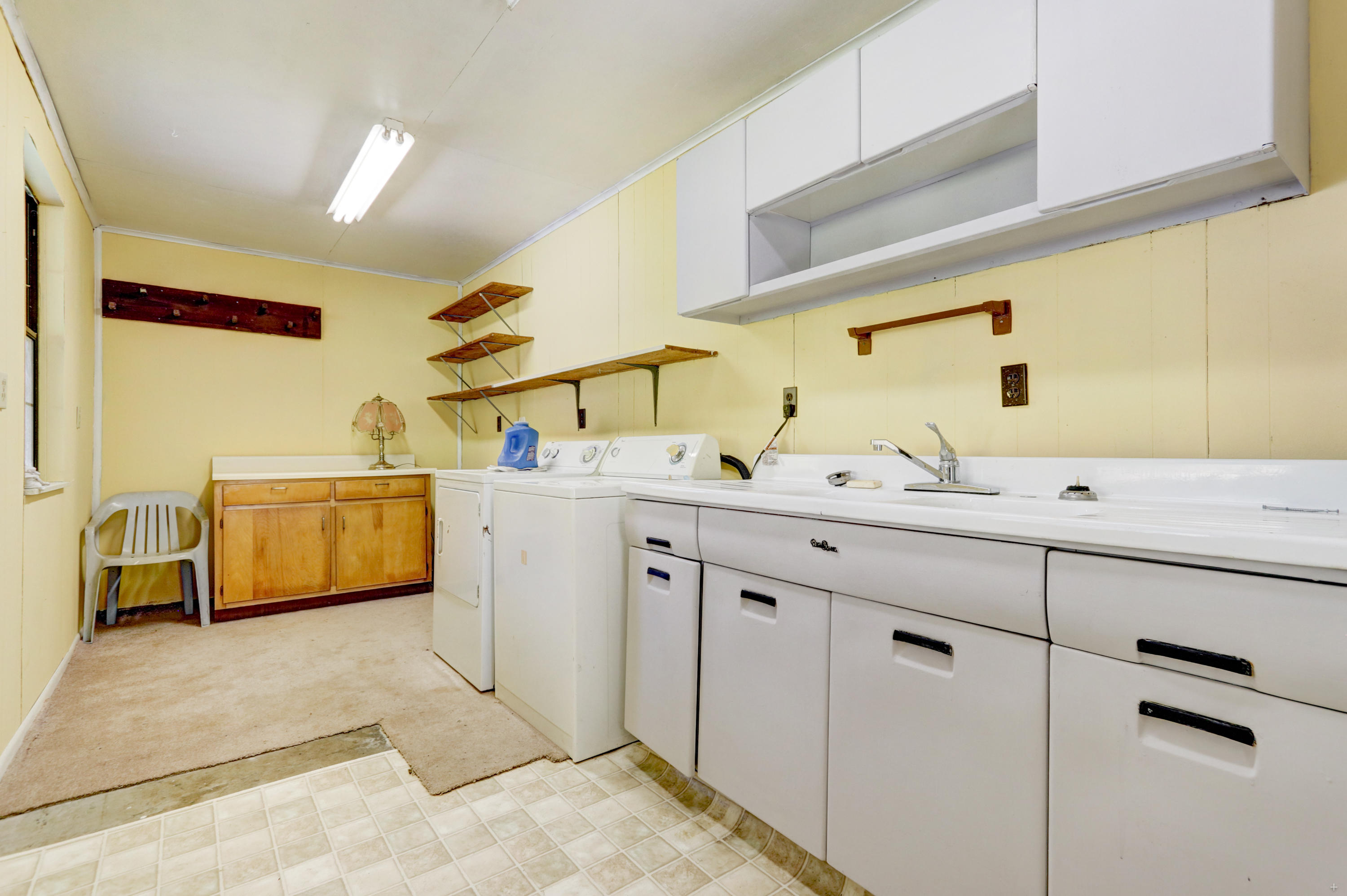 640 Hogskin Road Washburn, TN 37888 - Photo 9 of 22 Laundry Room