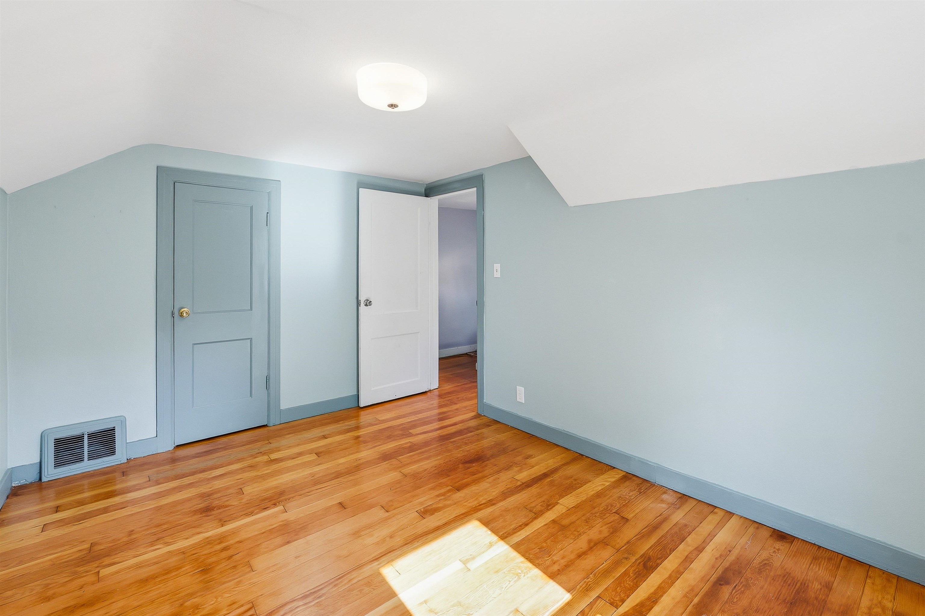 204 4th Street Menasha, WI 54952 - Photo 14 of 31