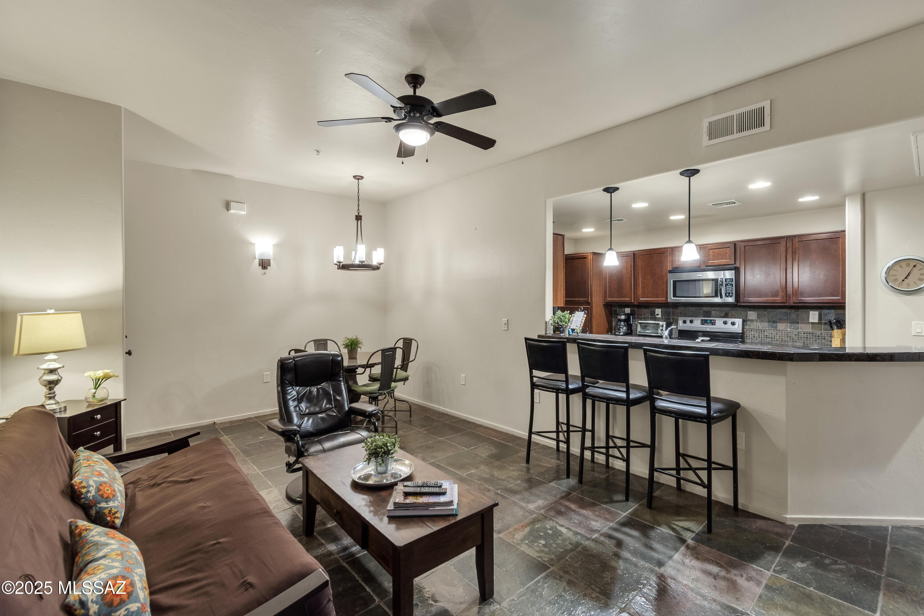 2010 East River Road, Unit 102 Tucson, AZ 85718 - Photo 4 of 19