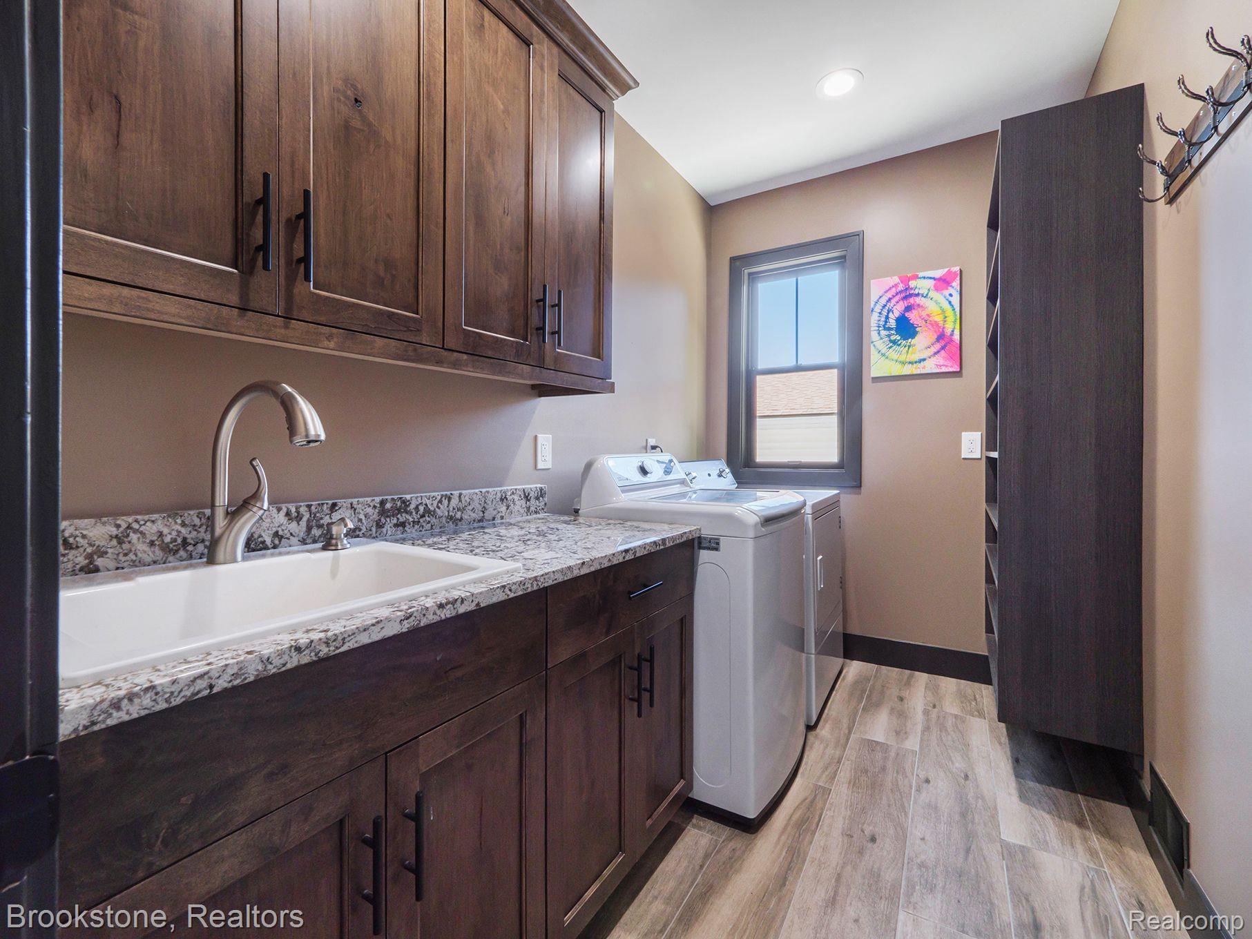 428 Taylor Avenue Rochester, MI 48307 - Photo 13 of 27 Entry Level Laundry Room