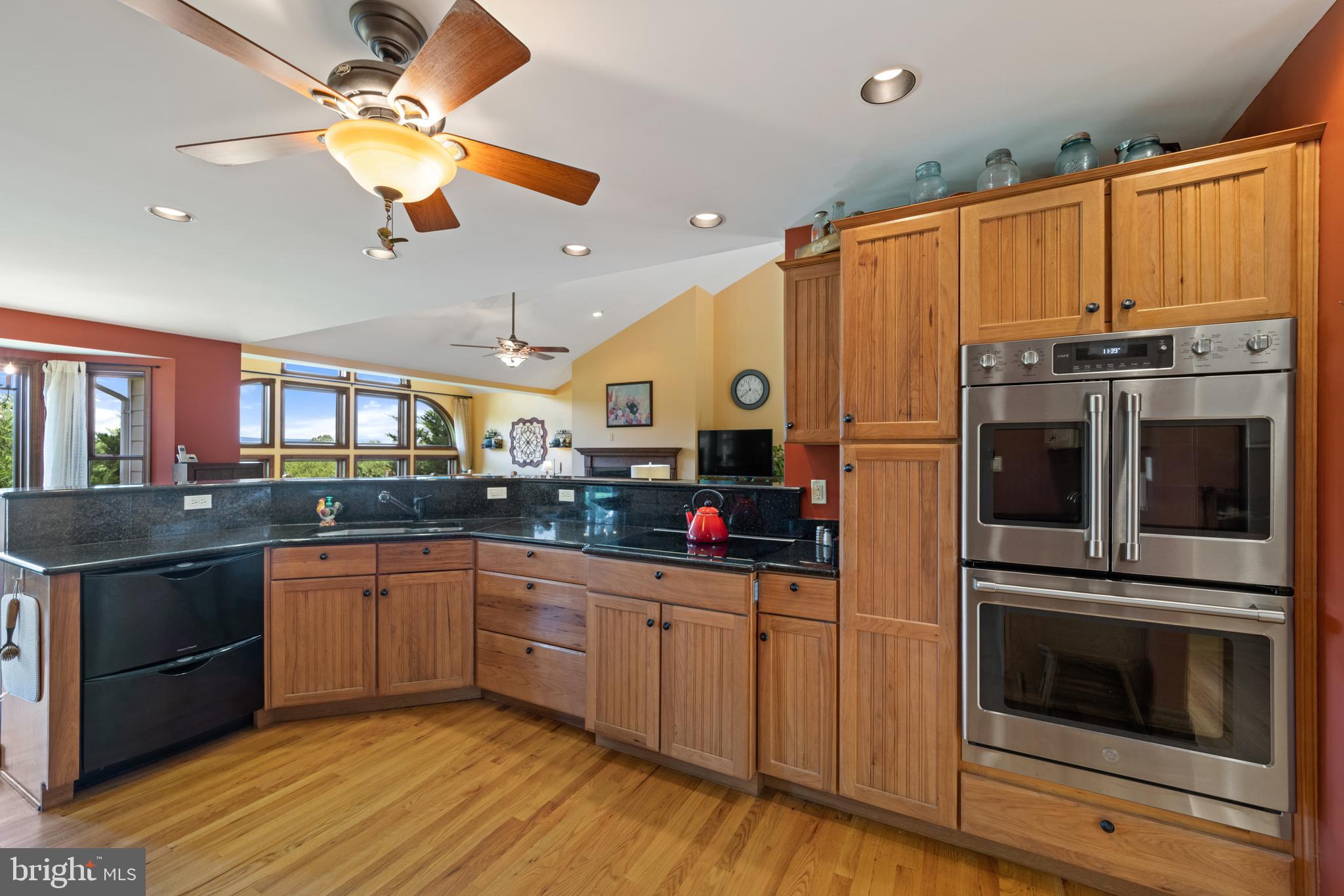 4386 Scotts Road Marshall, VA 20115 - Photo 19 of 67 Kitchen offers Cafe Appliances/Cooktop and ovens