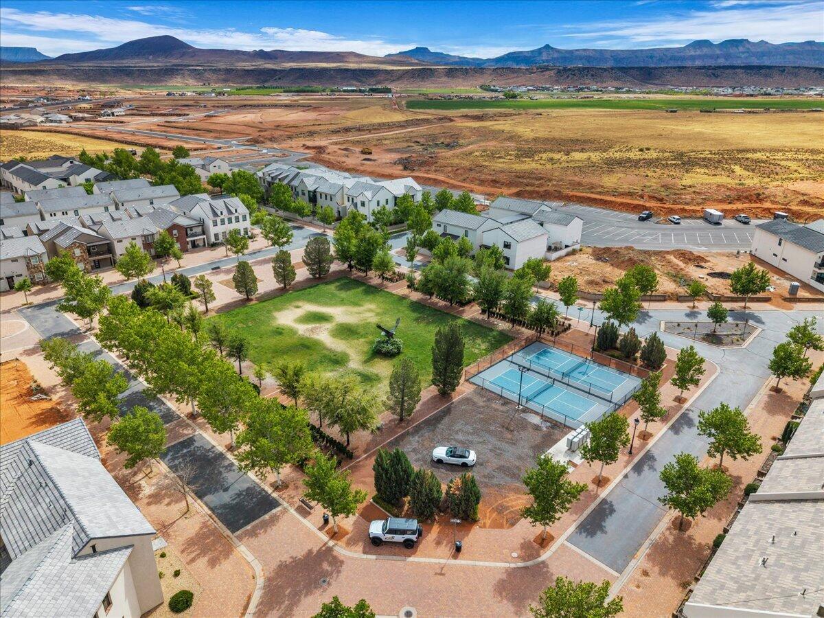 4351 Canterbury Road, Unit E2 Hurricane, UT 84737 - Photo 9 of 13 Park 3