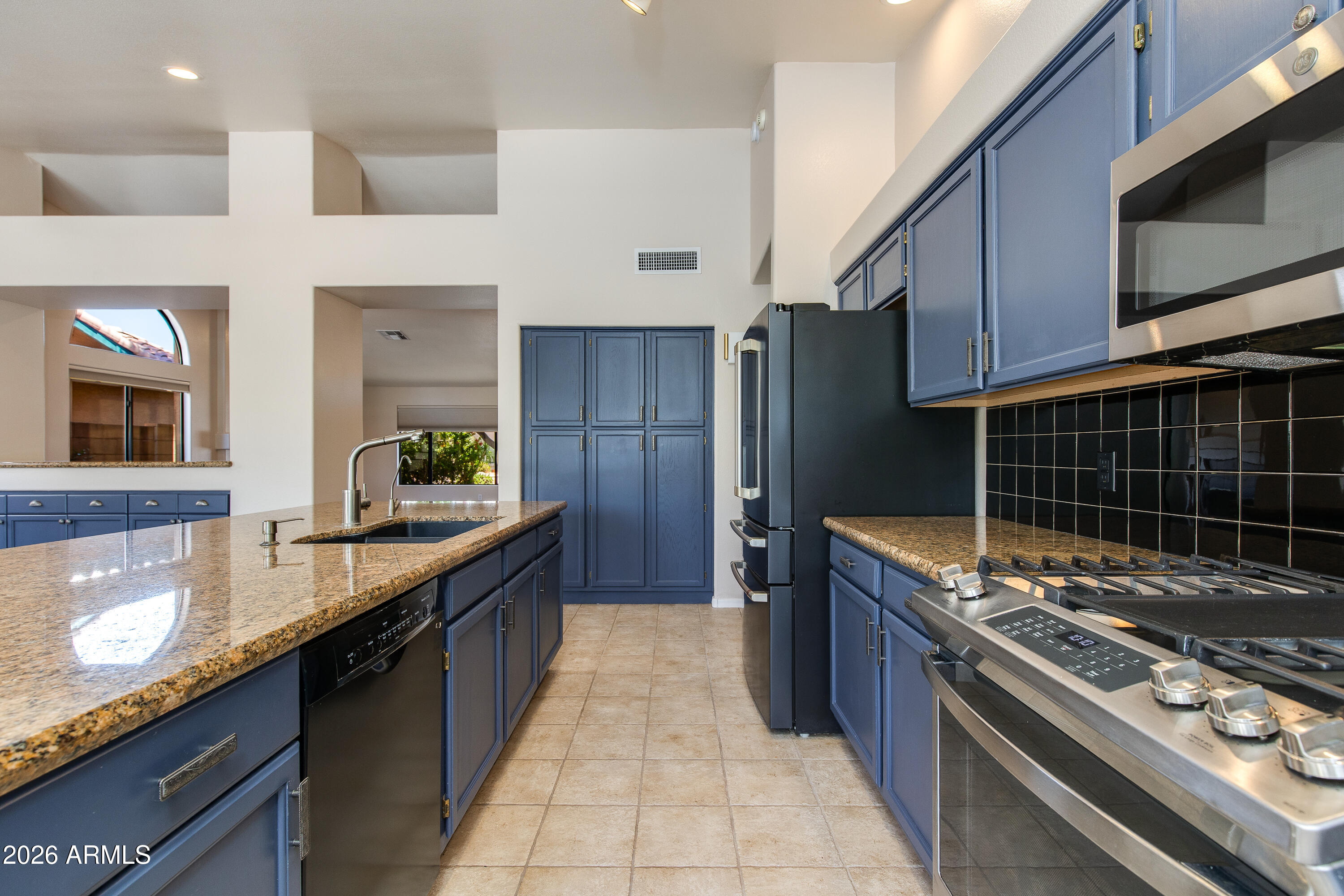 4340 East Danbury Road Phoenix, AZ 85032 - Photo 6 of 18