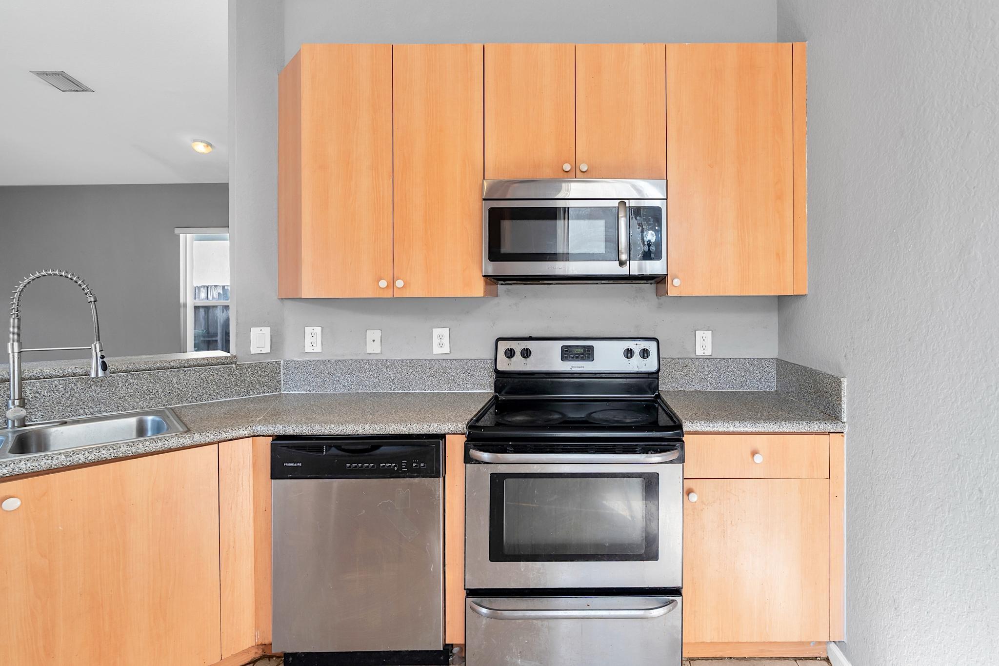 2302 Northeast 37th Road Homestead, FL 33033 - Photo 17 of 43 2302 - 019