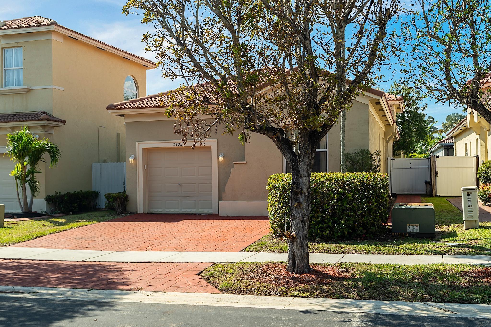 2302 Northeast 37th Road Homestead, FL 33033 - Photo 3 of 43 2302 - 004