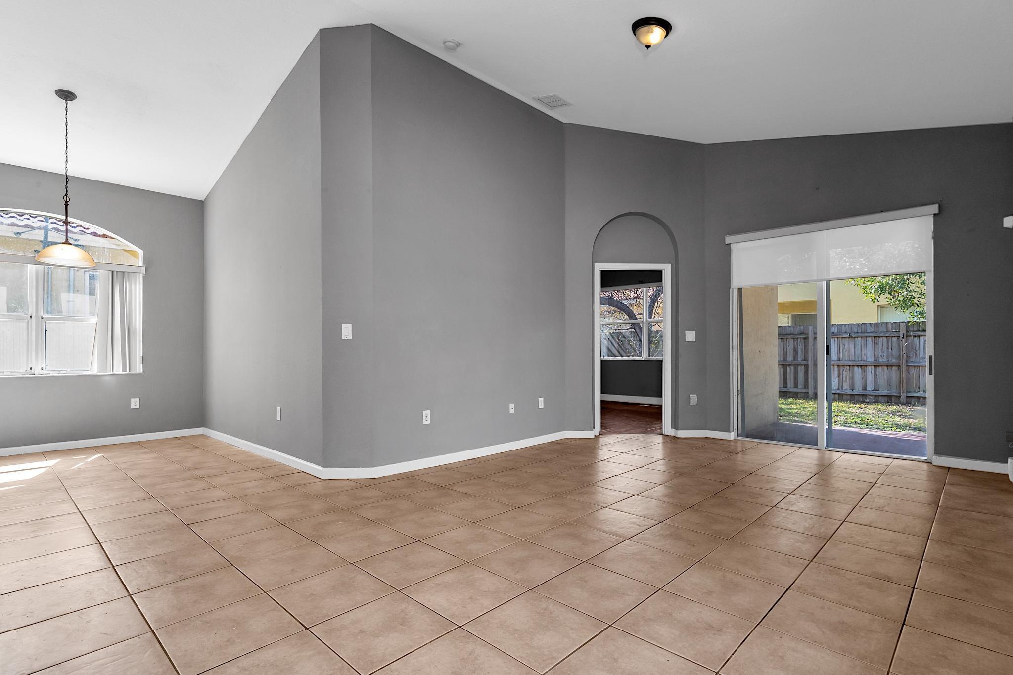 2302 Northeast 37th Road Homestead, FL 33033 - Photo 5 of 43 2302 - 006