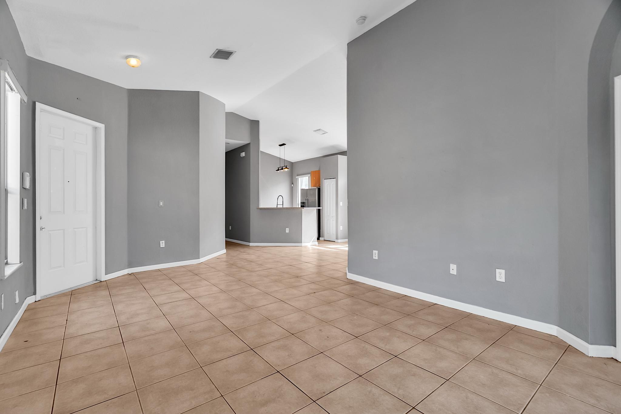 2302 Northeast 37th Road Homestead, FL 33033 - Photo 6 of 43 2302 - 007