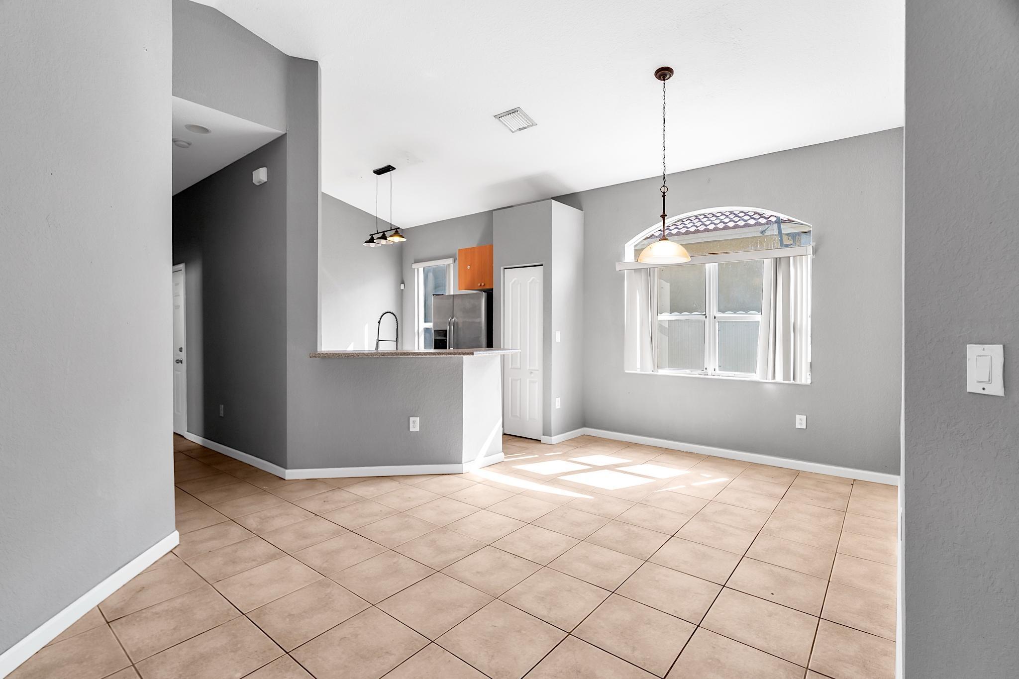 2302 Northeast 37th Road Homestead, FL 33033 - Photo 9 of 43 2302 - 011