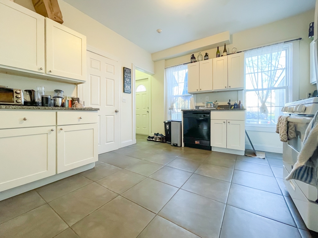16 Foster Street, Unit 1 Boston, MA 02135 - Photo 5 of 20
