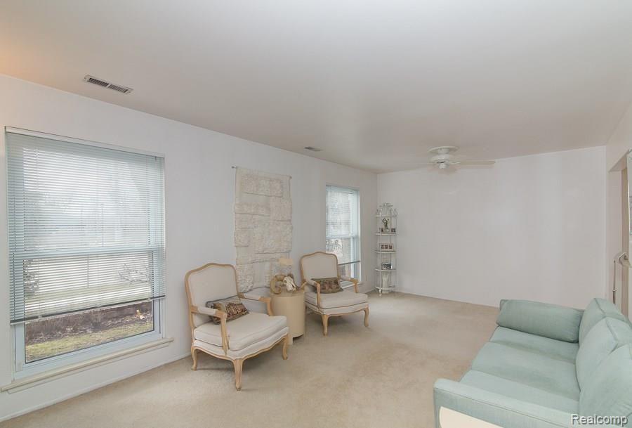 501 West University Drive Rochester, MI 48307 - Photo 8 of 17 Gallery Image 8