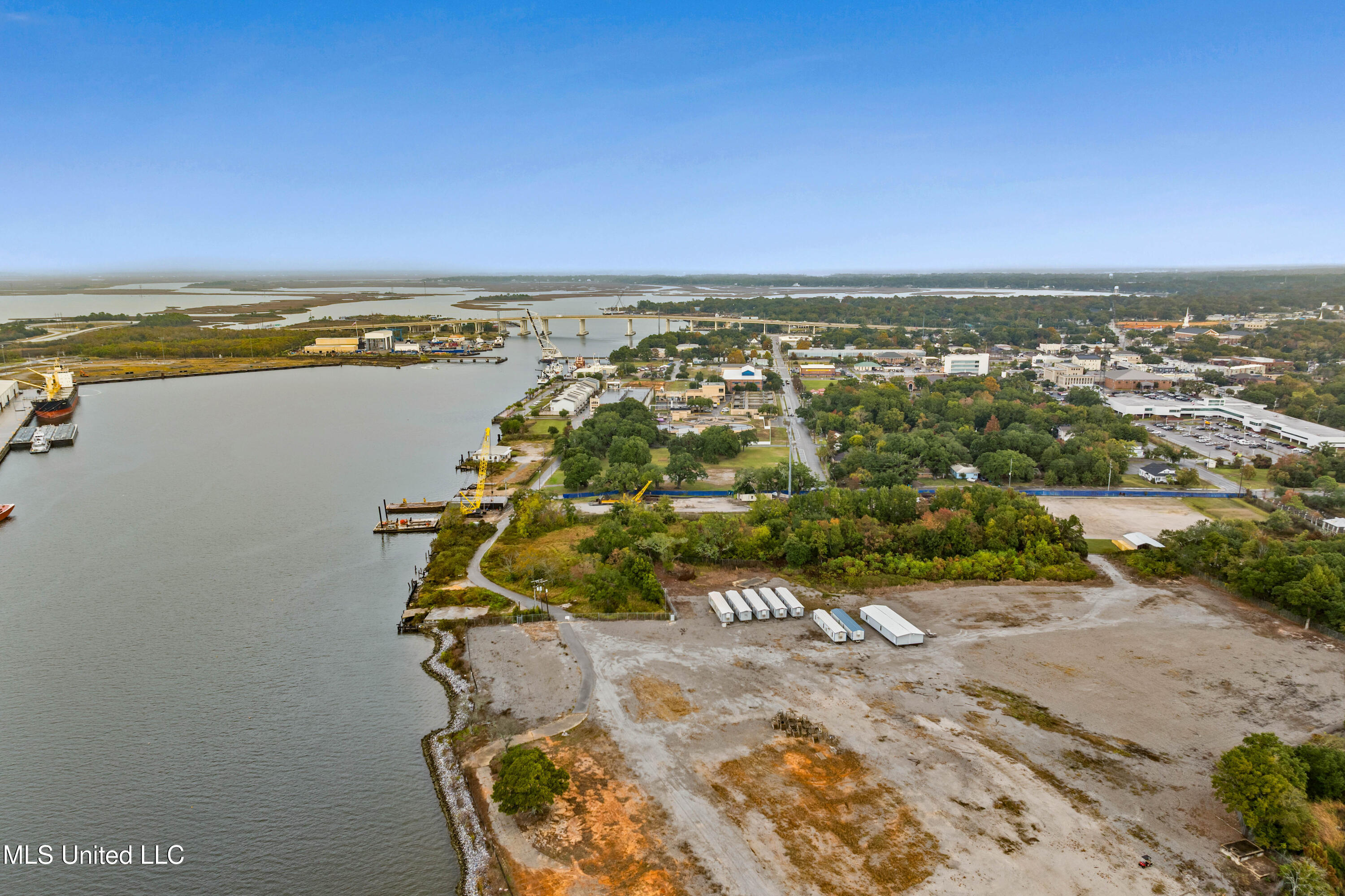 Front Street Pascagoula, MS 39567 - Photo 3 of 13 09-2806 Front St-109