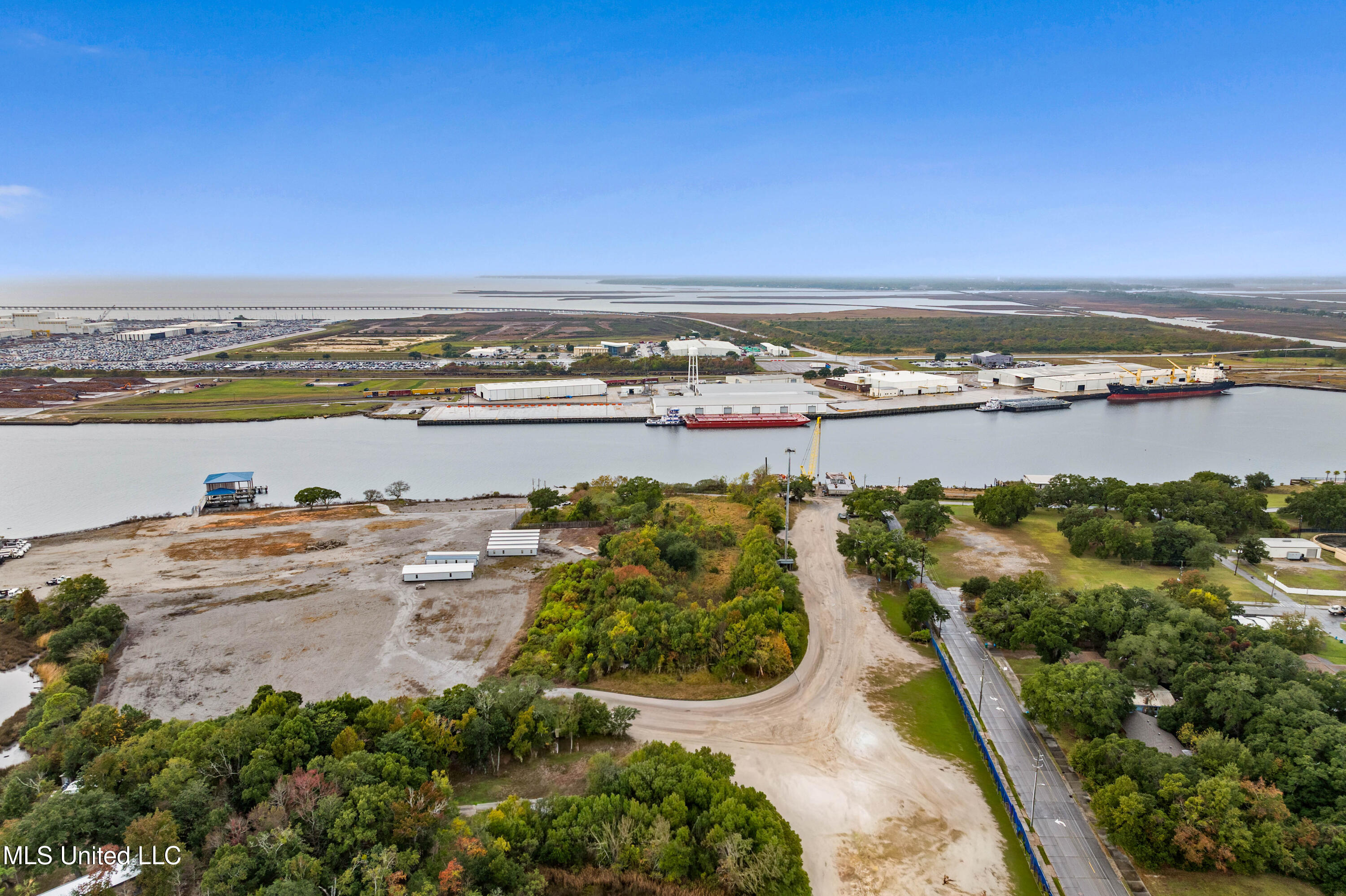 Front Street Pascagoula, MS 39567 - Photo 4 of 13 11-2806 Front St-111