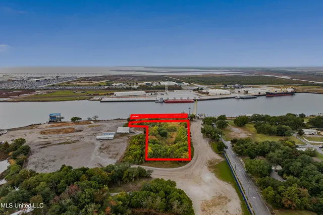 $1,500,000 | Front Street, Pascagoula, MS 39567