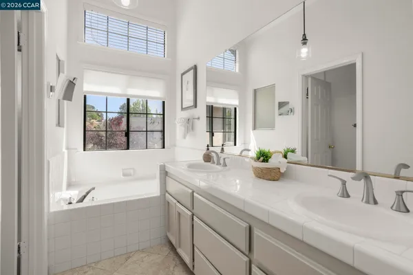 $1,049,000 | 172 Haslemere Court, Lafayette, CA 94549