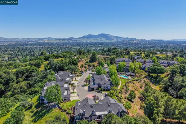 $1,049,000 | 172 Haslemere Court, Lafayette, CA 94549