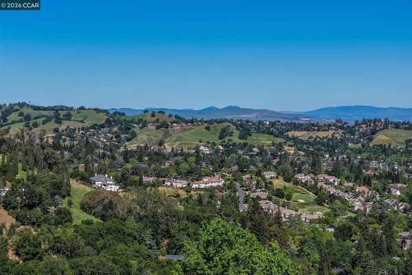$1,049,000 | 172 Haslemere Court, Lafayette, CA 94549