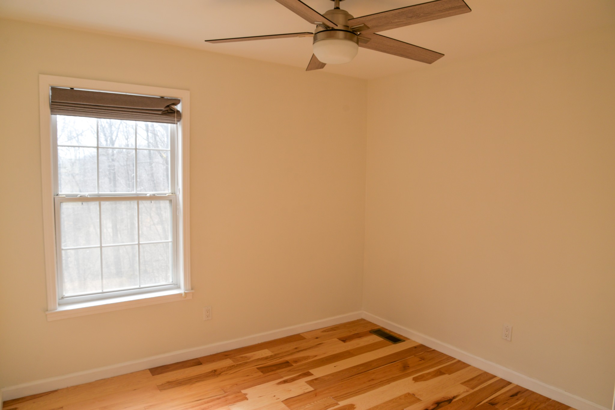 1429 Dividing Ridge Road Goodlettsville, TN 37072 - Photo 17 of 30 an empty room with a window