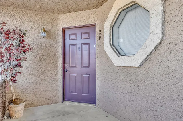 $1,295 | 5026 South Rainbow Boulevard, Unit 201, Las Vegas, NV 89118
