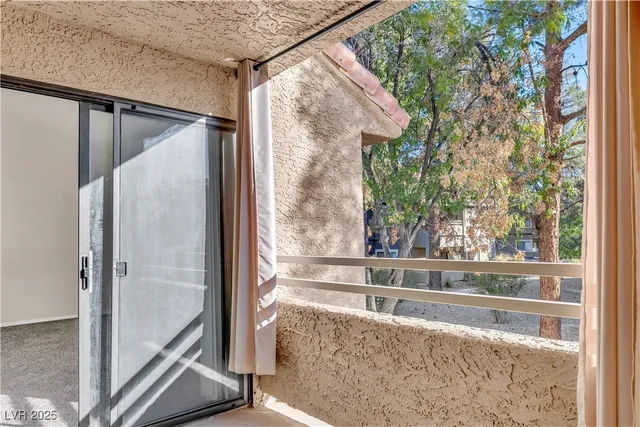 $1,295 | 5026 South Rainbow Boulevard, Unit 201, Las Vegas, NV 89118