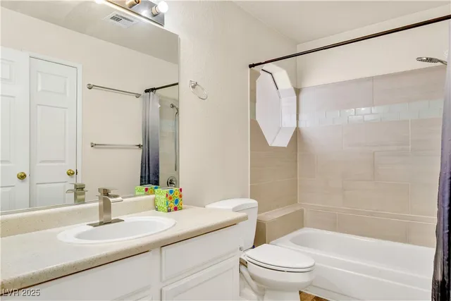 $1,295 | 5026 South Rainbow Boulevard, Unit 201, Las Vegas, NV 89118