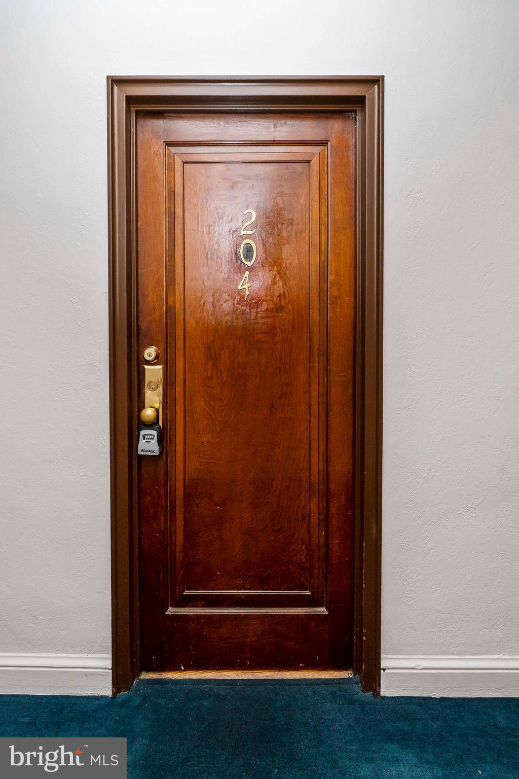 221 Ridgemede Road, Unit 204 Baltimore, MD 21210 - Photo 5 of 18 Welcome your guests here
