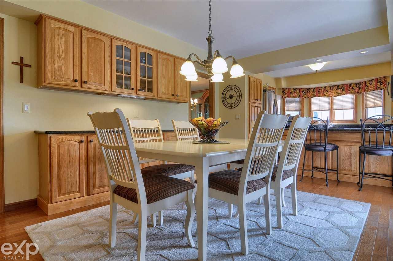 2057 Ridgefield Court Rochester Hills, MI 48306 - Photo 13 of 35