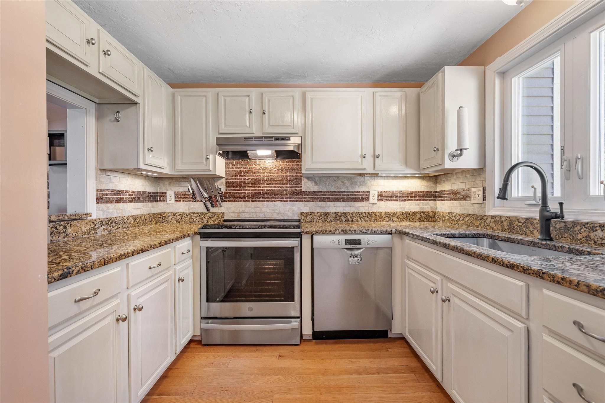 391 Providence Road, Unit 1 Grafton, MA 01560 - Photo 17 of 32 Gallery Image 17