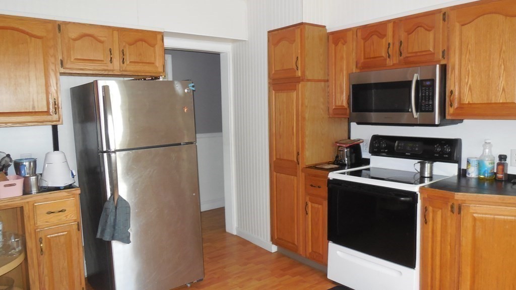 563 Springfield Street Chicopee, MA 01013 - Photo 10 of 21