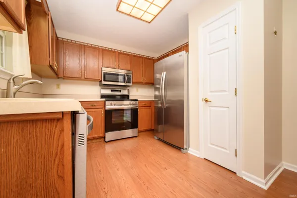 $199,900 | 1221 North Saybrook Lane, Muncie, IN 47304