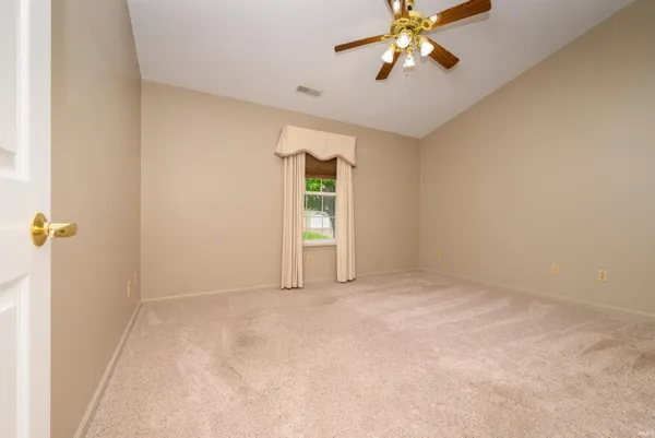 $199,900 | 1221 North Saybrook Lane, Muncie, IN 47304