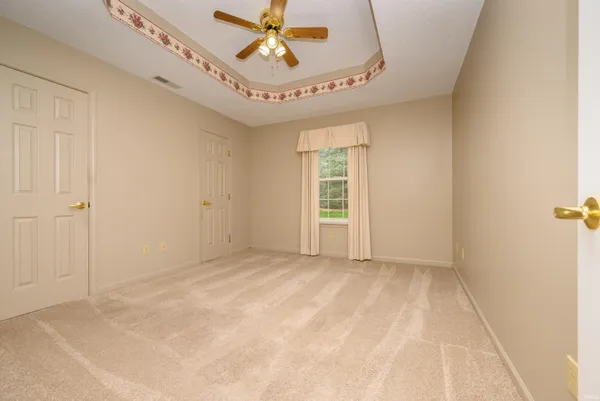 $199,900 | 1221 North Saybrook Lane, Muncie, IN 47304
