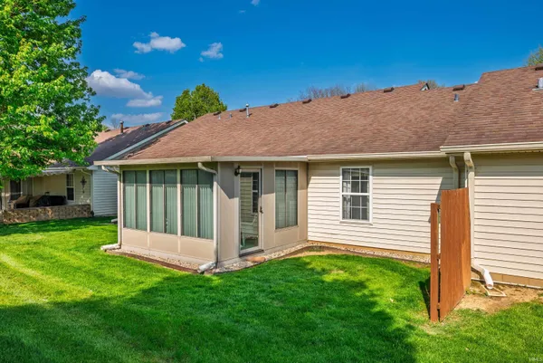 $199,900 | 1221 North Saybrook Lane, Muncie, IN 47304