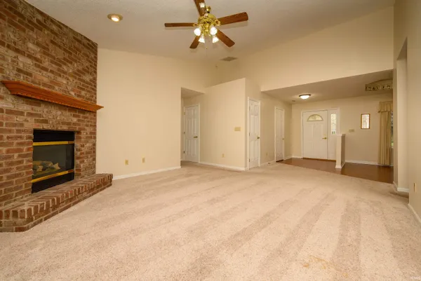 $199,900 | 1221 North Saybrook Lane, Muncie, IN 47304