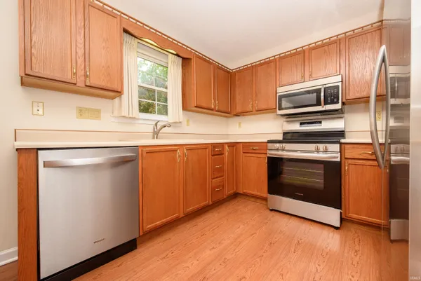 $199,900 | 1221 North Saybrook Lane, Muncie, IN 47304