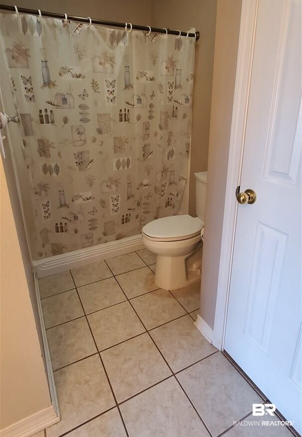 22055 Buck Road Robertsdale, AL 36567 - Photo 11 of 17 master bath