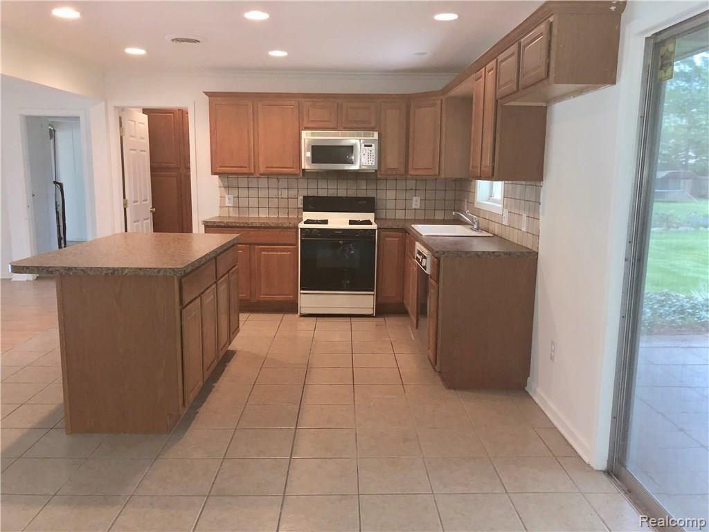 25658 21 Mile Road Chesterfield, MI 48051 - Photo 7 of 18