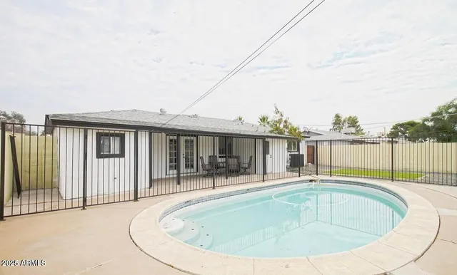 $484,000 | 1323 West 10th Place, Tempe, AZ 85281