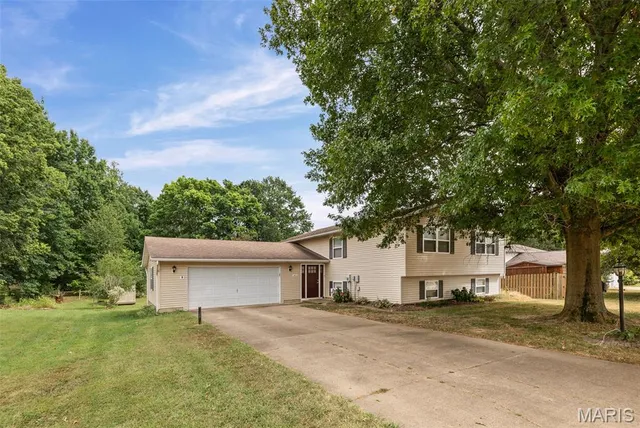 $270,000 | 7803 Jarret Lane, Godfrey, IL 62035