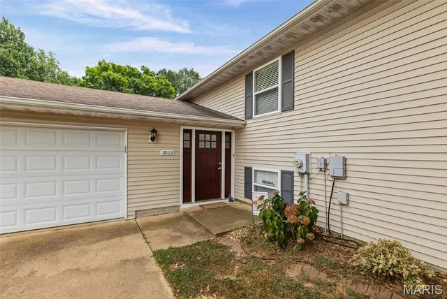 $270,000 | 7803 Jarret Lane, Godfrey, IL 62035