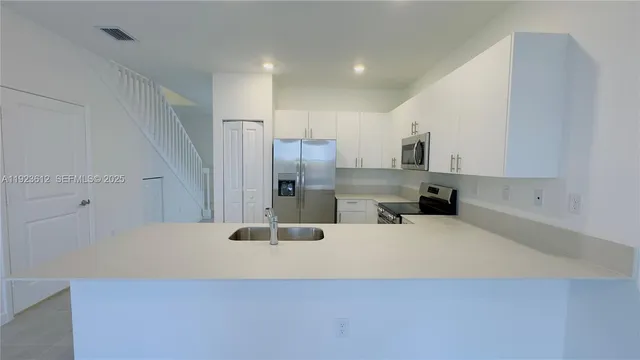 $2,450 | 2621 Southeast 27th Drive, Homestead, FL 33035