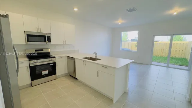 $2,450 | 2621 Southeast 27th Drive, Homestead, FL 33035