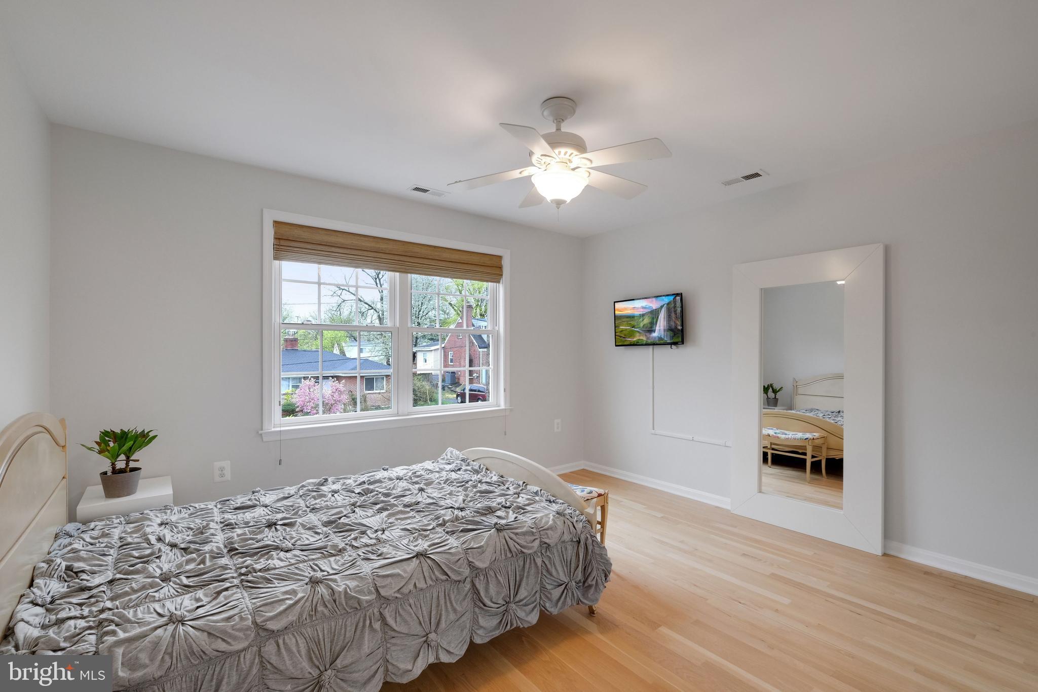 2407 Eccleston Street Silver Spring, MD 20902 - Photo 20 of 31 Third Bedroom