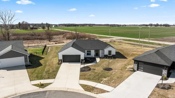 $369,900 | 1584 Lagonda Trail, Fort Wayne, IN 46818