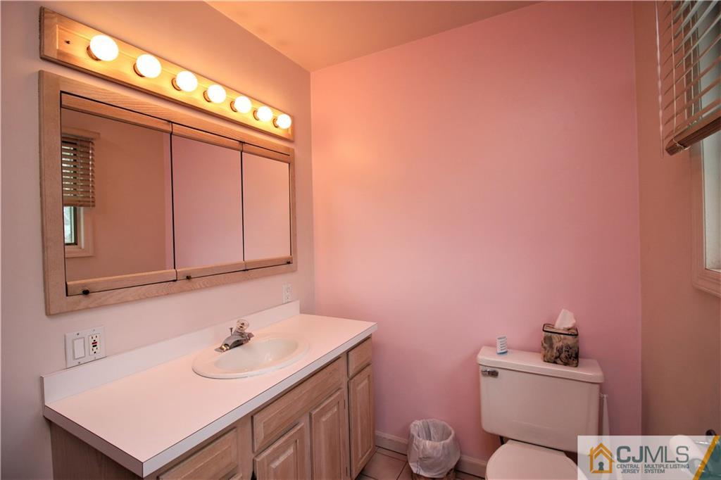 4 Falcon Road East Brunswick, NJ 08816 - Photo 18 of 25 Gallery Image 18