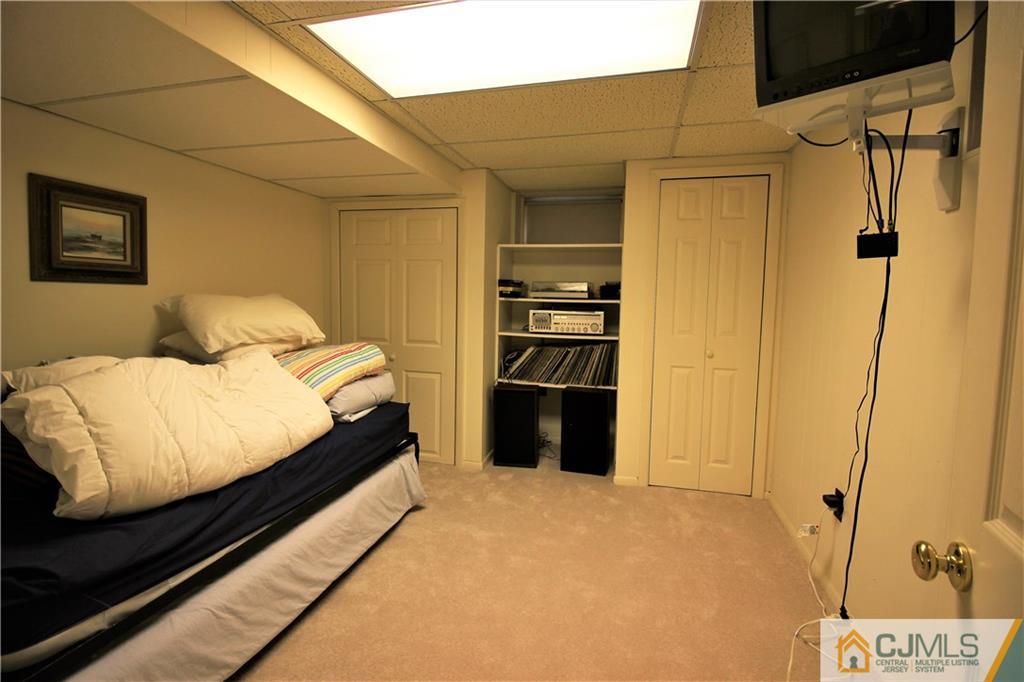 4 Falcon Road East Brunswick, NJ 08816 - Photo 21 of 25 Gallery Image 21