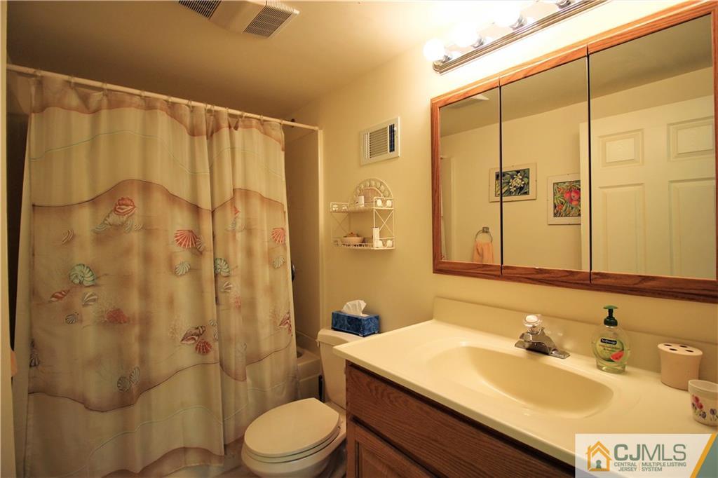4 Falcon Road East Brunswick, NJ 08816 - Photo 22 of 25 Gallery Image 22