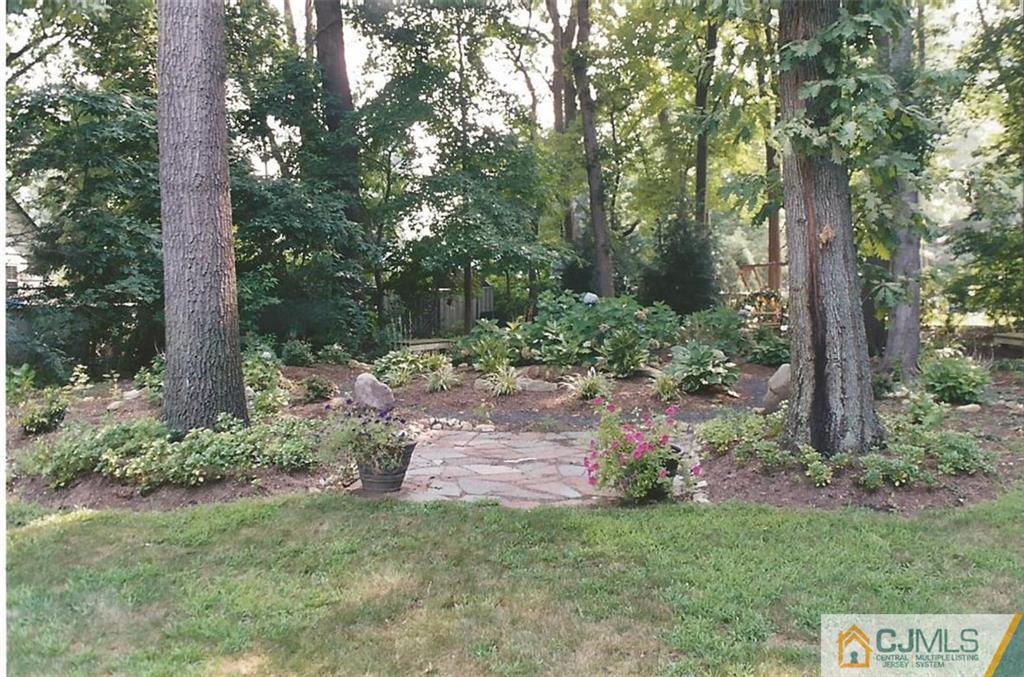 4 Falcon Road East Brunswick, NJ 08816 - Photo 24 of 25 Gallery Image 24