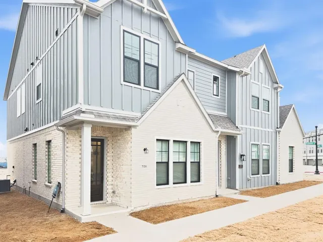 $2,695 | 721 Kerrville Lane, Plano, TX 75075